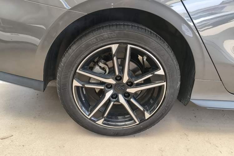Used Geely Auto Binray 2024 Binrui COOL 1.5T DCT Champion Edition Right Rear Wheel Hub