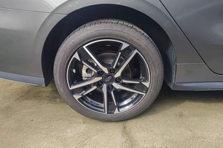 Used Geely Auto Binray 2024 Binrui COOL 1.5T DCT Longteng Edition Right Rear Wheel Hub
