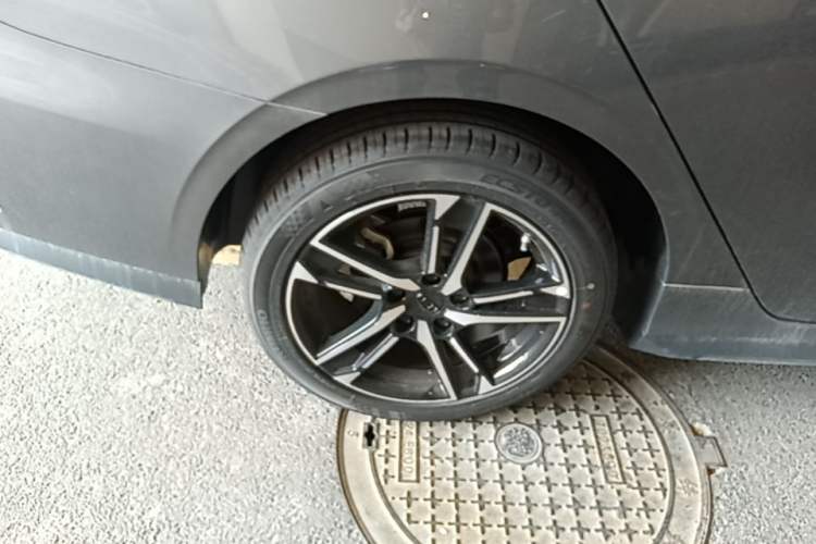 Used Geely Auto Binray 2024 Binrui COOL 1.5T DCT Longteng Edition Right Rear Wheel Hub