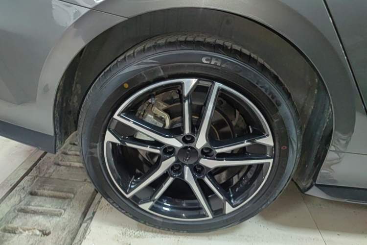 Used Geely Auto Binray 2024 Binrui COOL 1.5T DCT Champion Edition Right Rear Wheel Hub