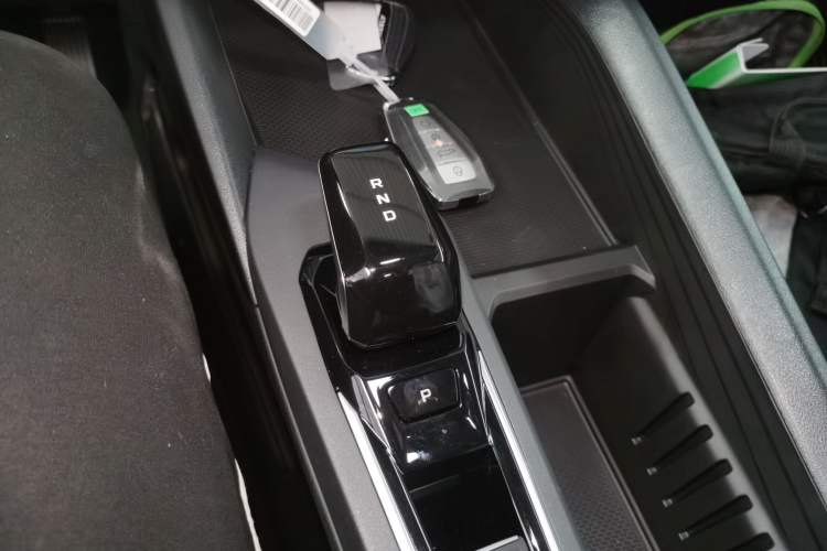 Used Geely Auto Binray 2024 Binrui COOL 1.5T DCT Longteng Edition Gear Lever