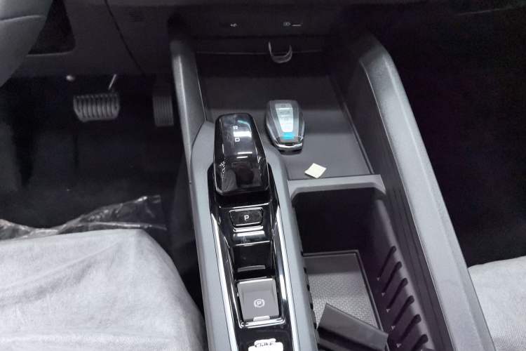 Used Geely Auto Binray 2024 Binrui COOL 1.5T DCT Longteng Edition Gear Lever