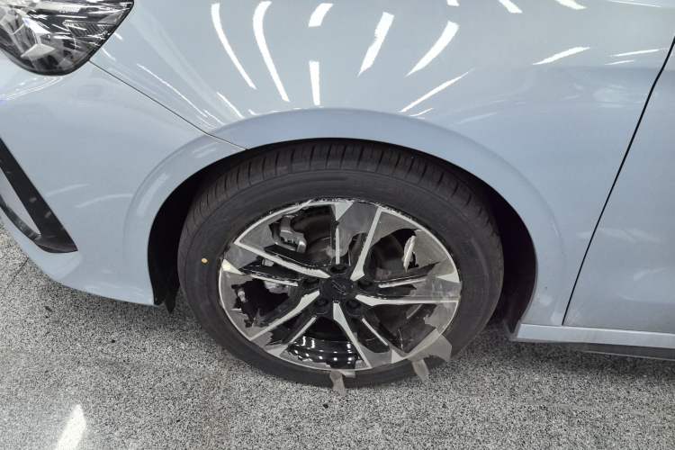 Used Geely Auto Binray 2024 Binrui COOL 1.5T DCT Longteng Edition Left Front Wheel Hub