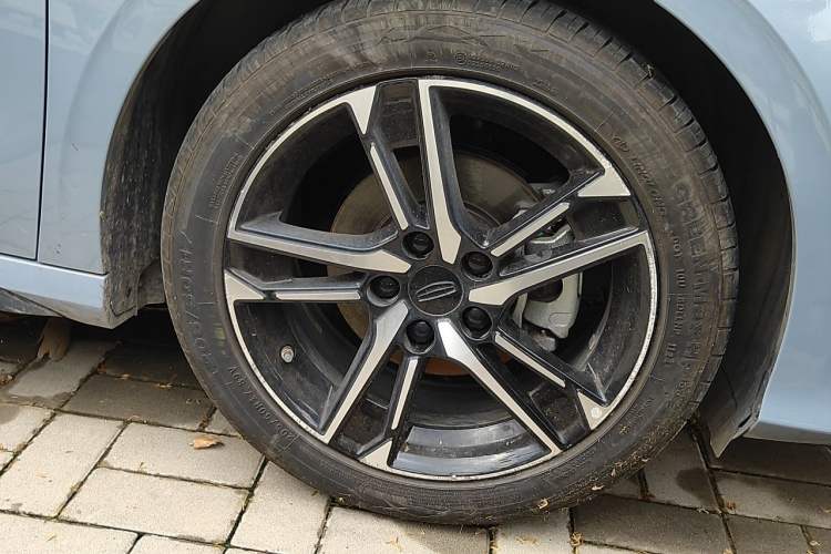 Used Geely Auto Binray 2024 Binrui COOL 1.5T DCT Longteng Edition Right Front Wheel Hub