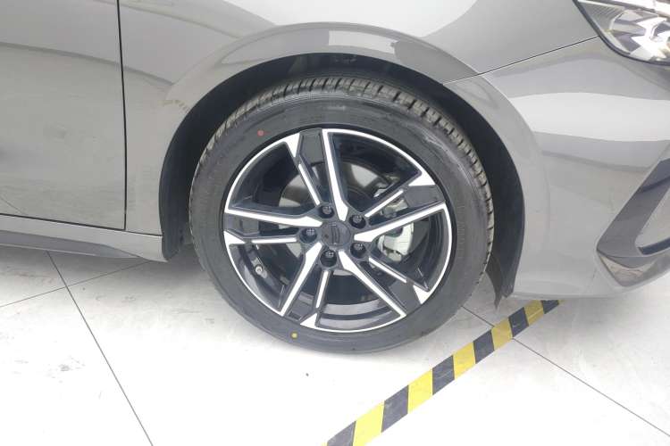 Used Geely Auto Binray 2024 Binrui COOL 1.5T DCT Longteng Edition Right Front Wheel Hub
