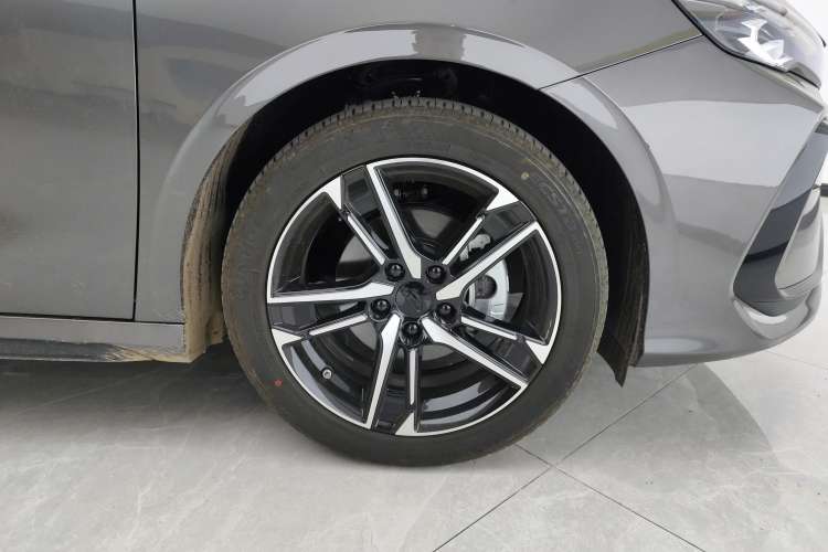 Used Geely Auto Binray 2024 Binrui COOL 1.5T DCT Champion Edition Right Rear Wheel Hub