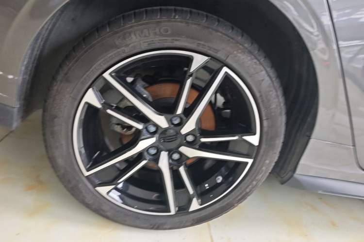 Used Geely Auto Binray 2024 Binrui COOL 1.5T DCT Longteng Edition Right Rear Wheel Hub