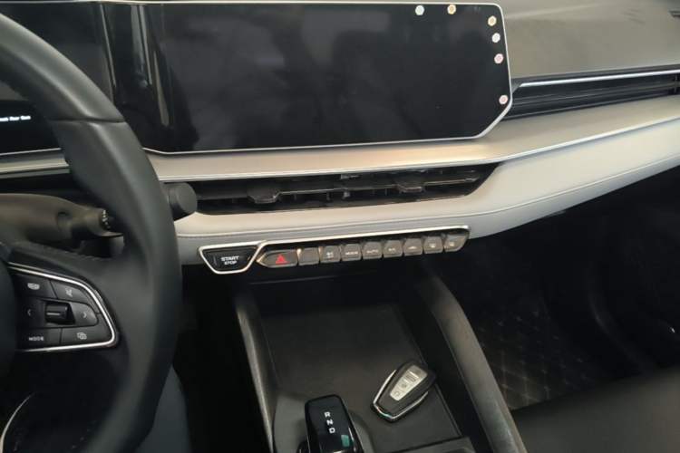 Used Geely Auto Binray 2024 Binrui COOL 1.5T DCT Champion Edition Audio And AC Panel