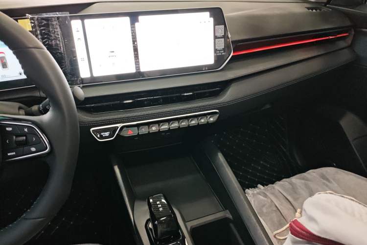 Used Geely Auto Binray 2024 Binrui COOL 1.5T DCT Longteng Edition Audio And AC Panel