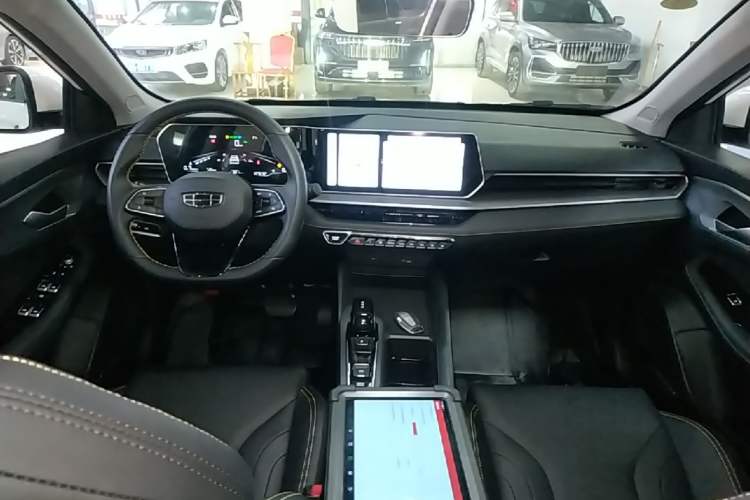 Used Geely Auto Binray 2024 Binrui COOL 1.5T DCT Champion Edition Center Console