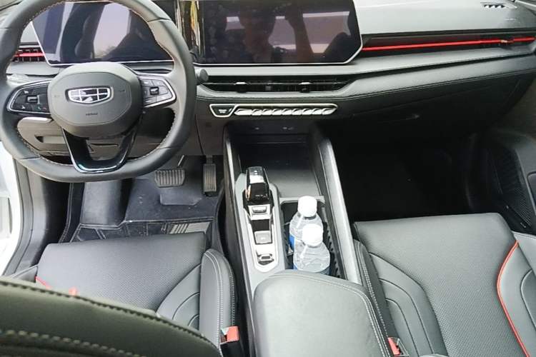 Used Geely Auto Binray 2024 Binrui COOL 1.5T DCT Longteng Edition Center Console