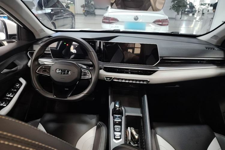 Used Geely Auto Binray 2024 Binrui COOL 1.5T DCT Champion Edition Center Console