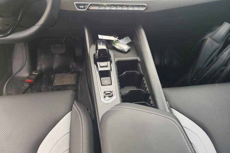 Used Geely Auto Binray 2024 Binrui COOL 1.5T DCT Champion Edition Gear Lever