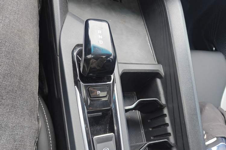 Used Geely Auto Binray 2024 Binrui COOL 1.5T DCT Champion Edition Gear Lever
