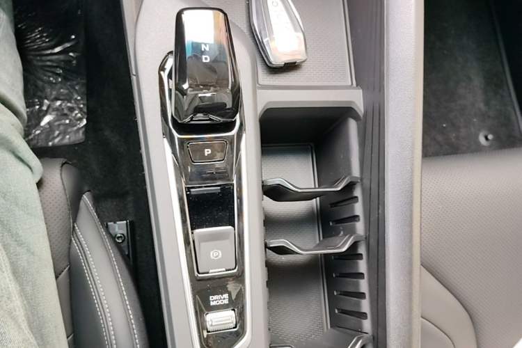 Used Geely Auto Binray 2024 Binrui COOL 1.5T DCT Longteng Edition Gear Lever