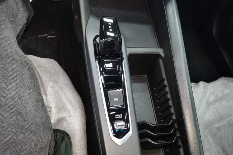 Used Geely Auto Binray 2024 Binrui COOL 1.5T DCT Longteng Edition Gear Lever