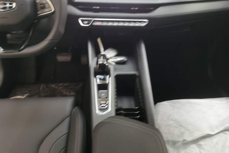Used Geely Auto Binray 2024 Binrui COOL 1.5T DCT Longteng Edition Gear Lever