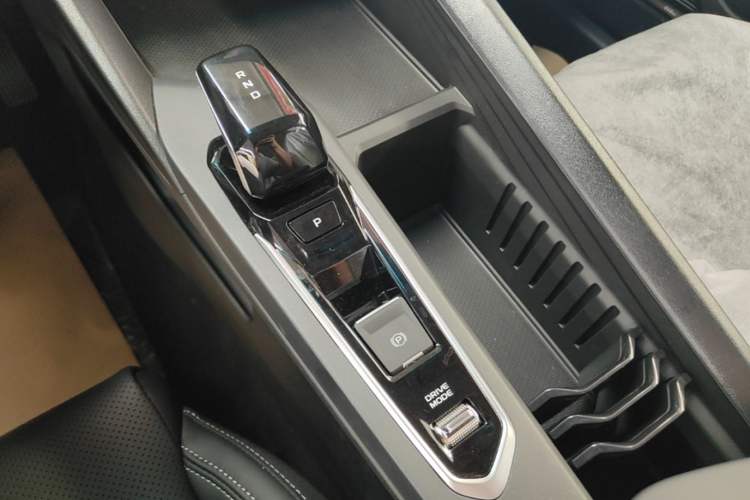 Used Geely Auto Binray 2024 Binrui COOL 1.5T DCT Longteng Edition Gear Lever