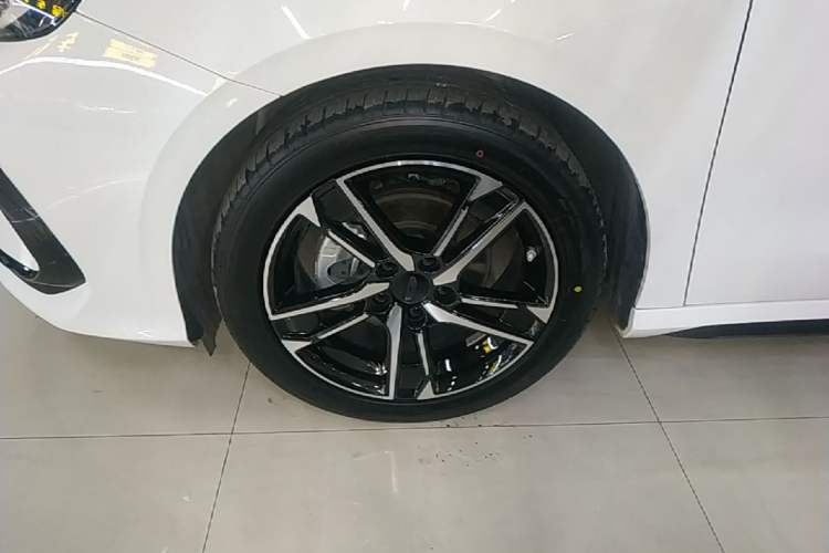 Used Geely Auto Binray 2024 Binrui COOL 1.5T DCT Champion Edition Left Front Wheel Hub