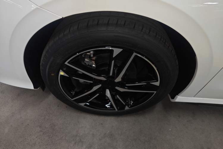 Used Geely Auto Binray 2024 Binrui COOL 1.5T DCT Longteng Edition Left Front Wheel Hub