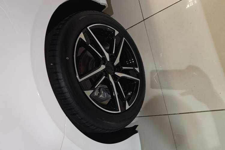Used Geely Auto Binray 2024 Binrui COOL 1.5T DCT Longteng Edition Left Front Wheel Hub