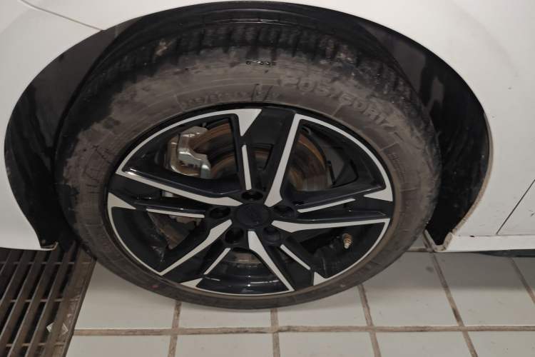 Used Geely Auto Binray 2024 Binrui COOL 1.5T DCT Champion Edition Left Front Wheel Hub