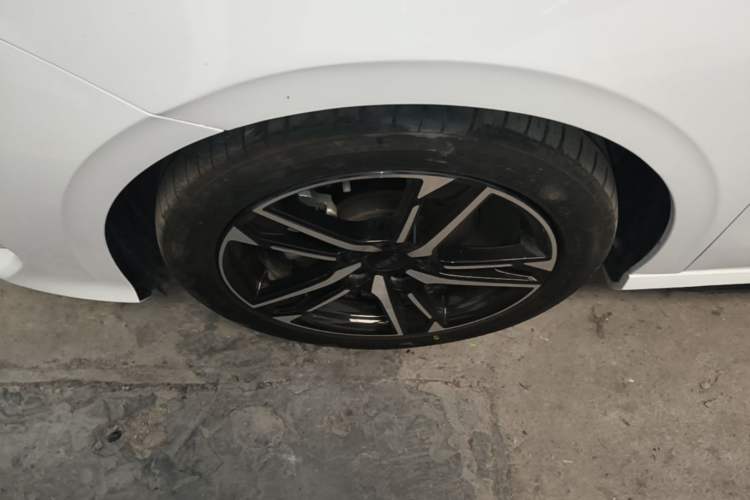 Used Geely Auto Binray 2024 Binrui COOL 1.5T DCT Champion Edition Left Front Wheel Hub