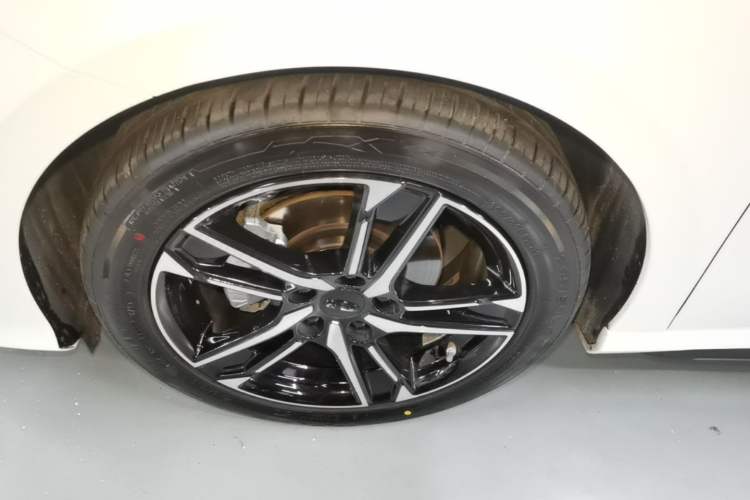 Used Geely Auto Binray 2024 Binrui COOL 1.5T DCT Longteng Edition Left Front Wheel Hub