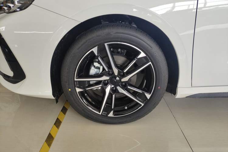 Used Geely Auto Binray 2024 Binrui COOL 1.5T DCT Longteng Edition Left Front Wheel Hub