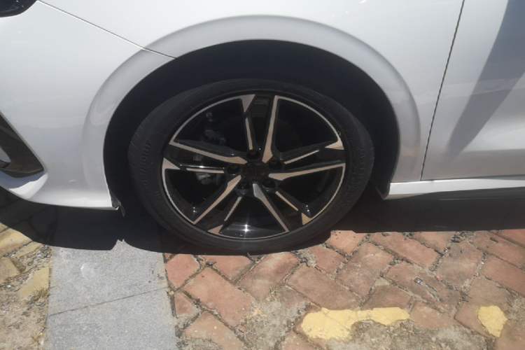 Used Geely Auto Binray 2024 Binrui COOL 1.5T DCT Longteng Edition Left Front Wheel Hub