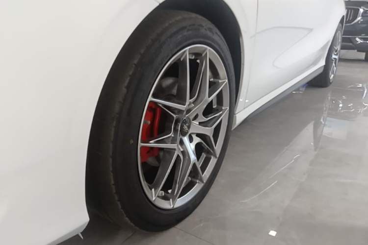 Used Geely Auto Binray 2024 Binrui COOL 1.5T DCT Longteng Edition Left Front Wheel Hub