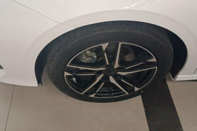 Used Geely Auto Binray 2024 Binrui COOL 1.5T DCT Champion Edition Left Front Wheel Hub