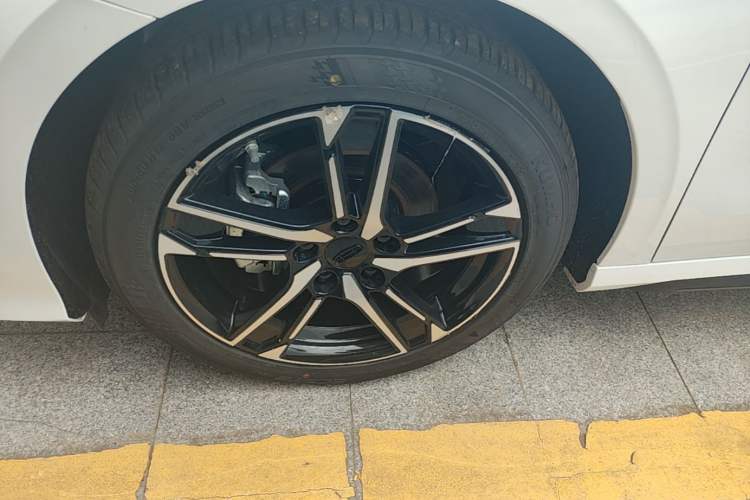 Used Geely Auto Binray 2024 Binrui COOL 1.5T DCT Longteng Edition Left Front Wheel Hub