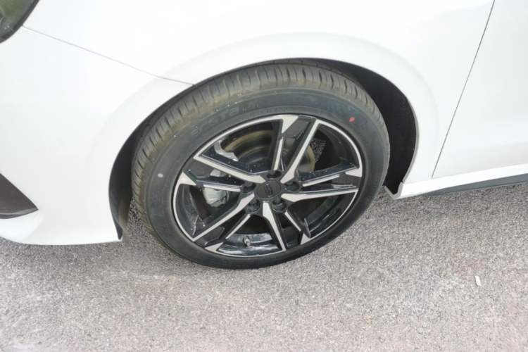 Used Geely Auto Binray 2024 Binrui COOL 1.5T DCT Longteng Edition Left Front Wheel Hub