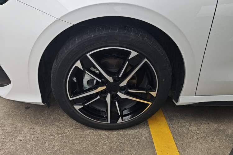Used Geely Auto Binray 2024 Binrui COOL 1.5T DCT Champion Edition Left Front Wheel Hub