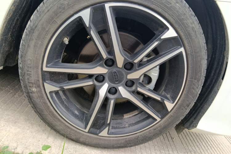 Used Geely Auto Binray 2024 Binrui COOL 1.5T DCT Longteng Edition Right Front Wheel Hub