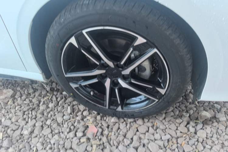Used Geely Auto Binray 2024 Binrui COOL 1.5T DCT Longteng Edition Right Front Wheel Hub