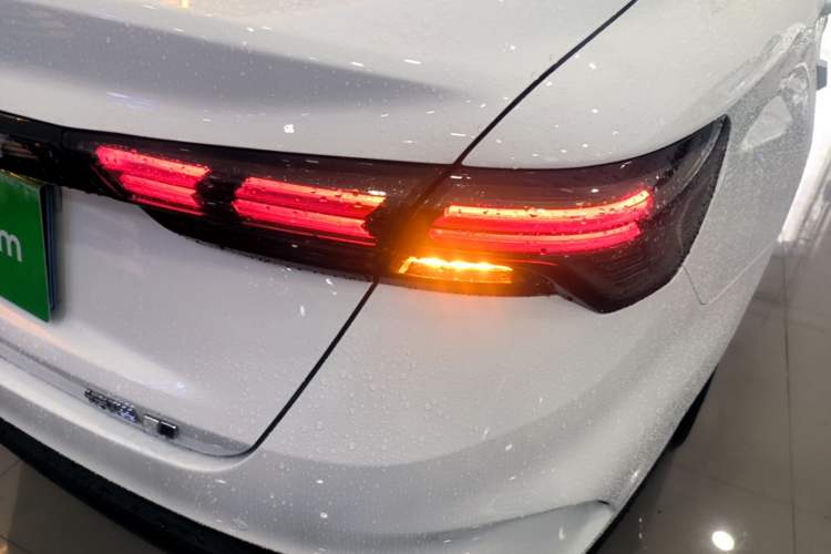 Used Geely Auto Binray 2024 Binrui COOL 1.5T DCT Longteng Edition Right Rear Taillight