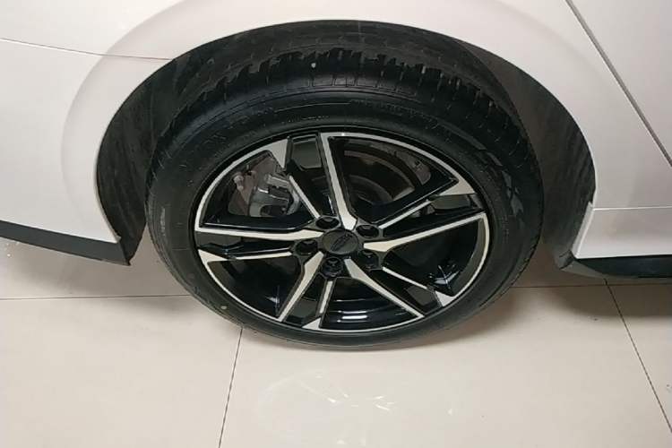 Used Geely Auto Binray 2024 Binrui COOL 1.5T DCT Champion Edition Right Rear Wheel Hub