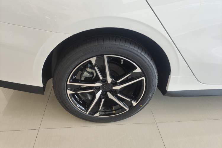 Used Geely Auto Binray 2024 Binrui COOL 1.5T DCT Longteng Edition Right Rear Wheel Hub