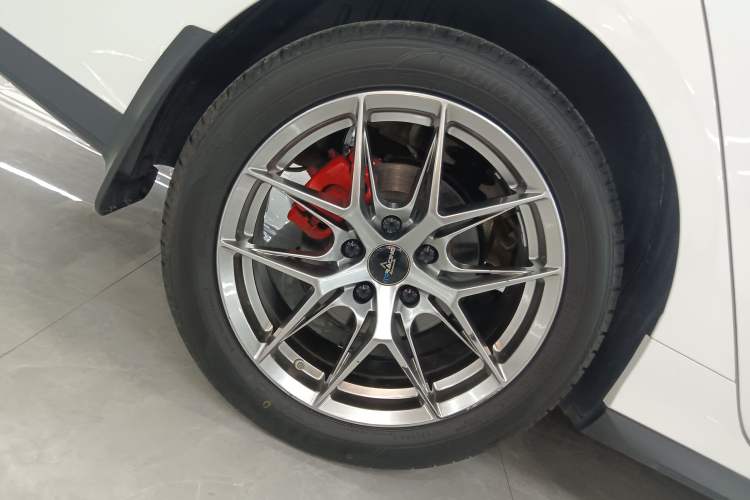 Used Geely Auto Binray 2024 Binrui COOL 1.5T DCT Longteng Edition Right Rear Wheel Hub