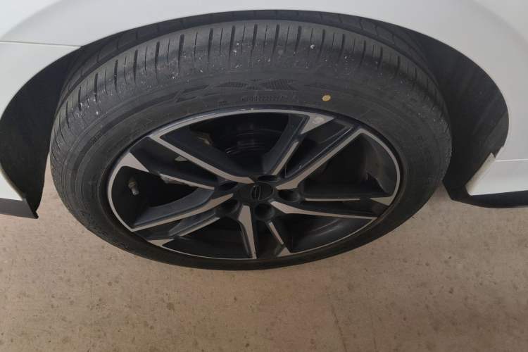 Used Geely Auto Binray 2024 Binrui COOL 1.5T DCT Longteng Edition Right Rear Wheel Hub