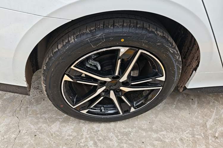 Used Geely Auto Binray 2024 Binrui COOL 1.5T DCT Longteng Edition Right Rear Wheel Hub