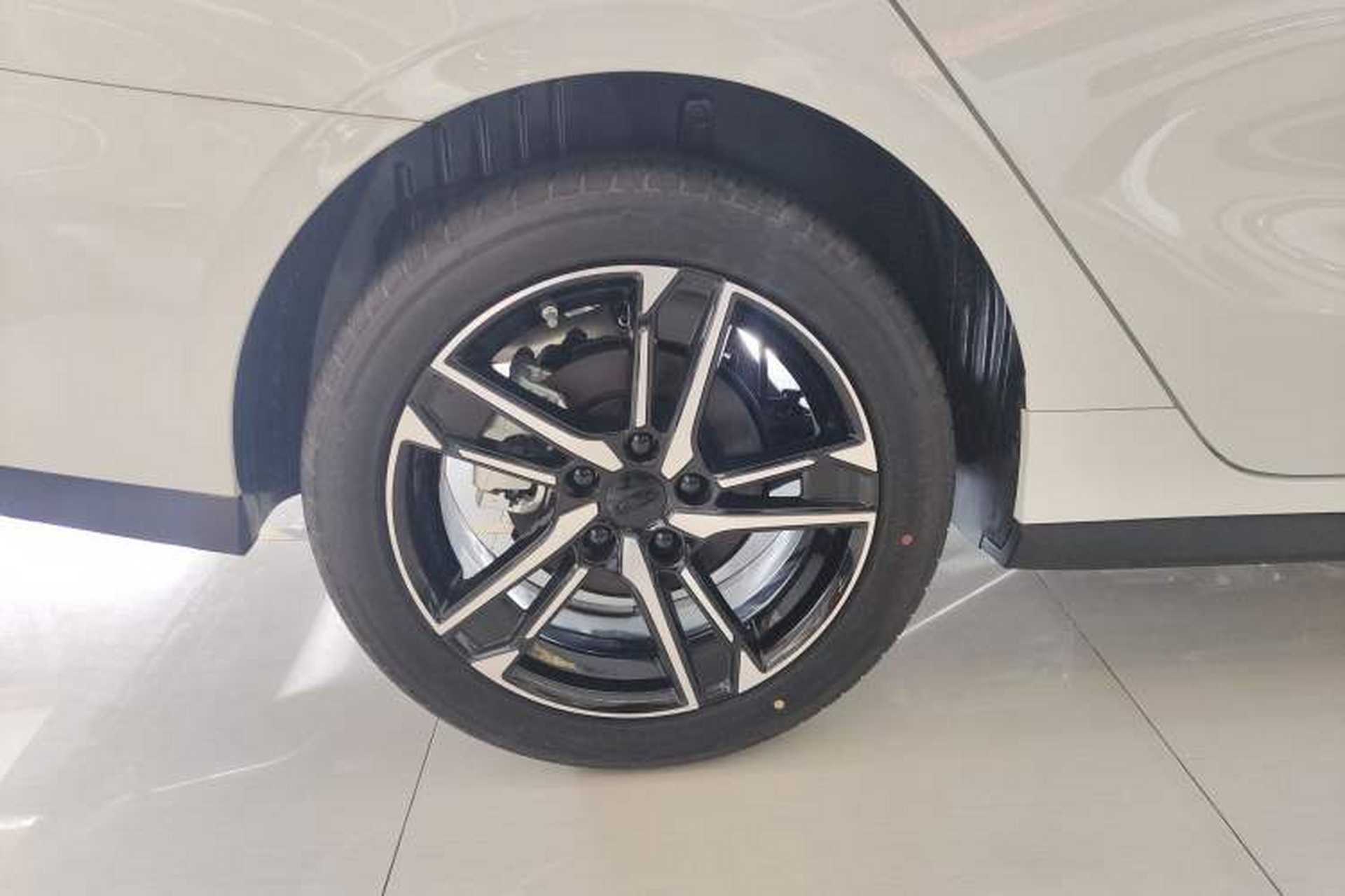 Used Geely Auto Binray 2024 Binrui COOL 1.5T DCT Longteng Edition Right Rear Wheel Hub