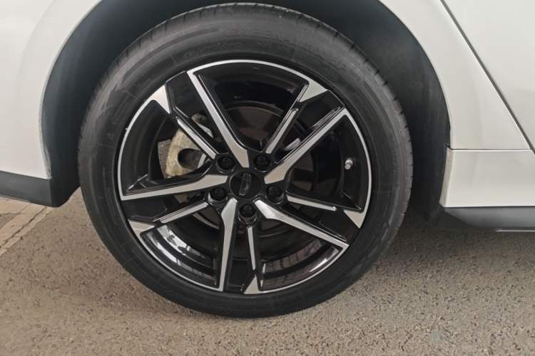 Used Geely Auto Binray 2024 Binrui COOL 1.5T DCT Champion Edition Right Rear Wheel Hub