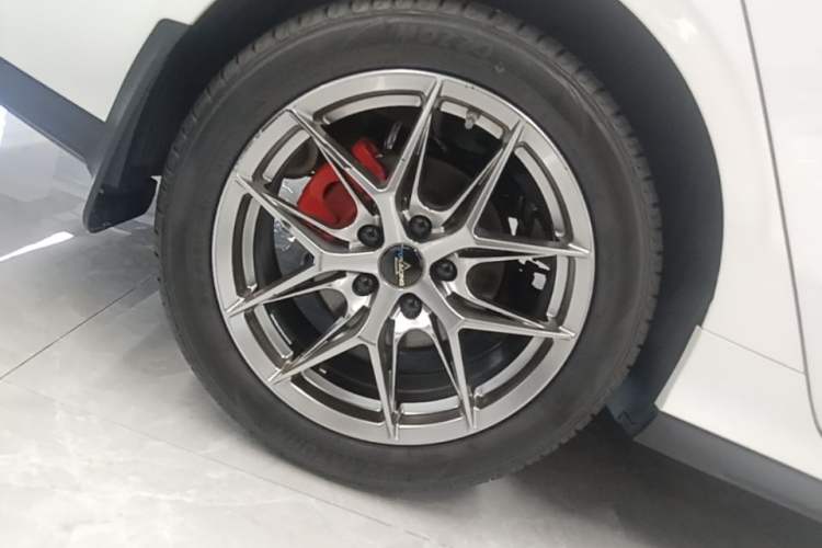Used Geely Auto Binray 2024 Binrui COOL 1.5T DCT Longteng Edition Right Rear Wheel Hub
