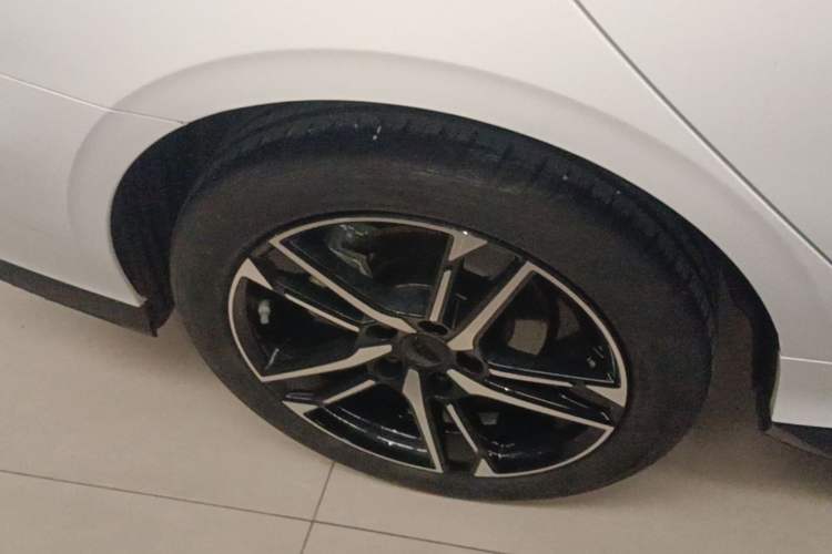 Used Geely Auto Binray 2024 Binrui COOL 1.5T DCT Champion Edition Right Rear Wheel Hub