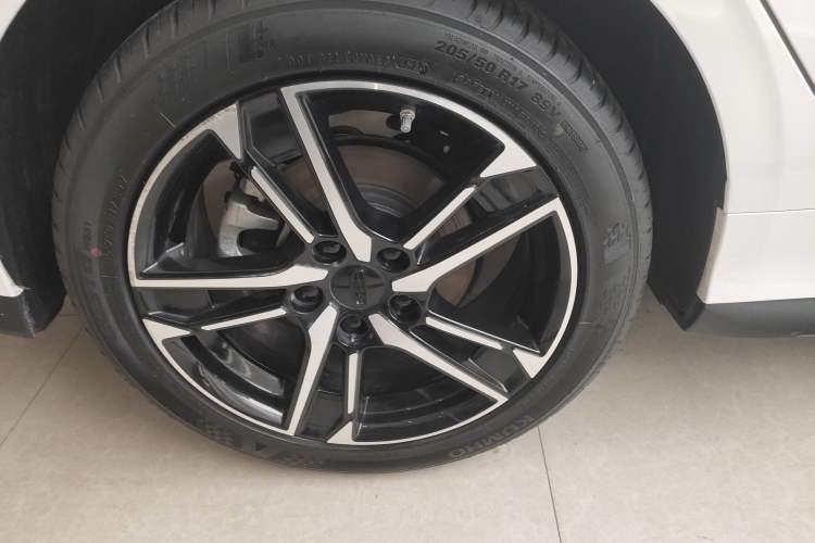 Used Geely Auto Binray 2024 Binrui COOL 1.5T DCT Champion Edition Right Rear Wheel Hub