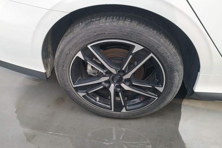 Used Geely Auto Binray 2024 Binrui COOL 1.5T DCT Longteng Edition Right Rear Wheel Hub