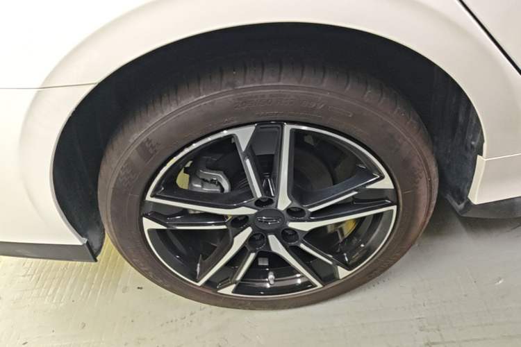 Used Geely Auto Binray 2024 Binrui COOL 1.5T DCT Longteng Edition Right Rear Wheel Hub